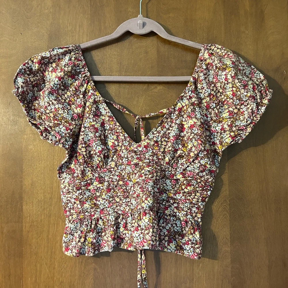 Sim & Sam Floral Smocked Crop Blouse